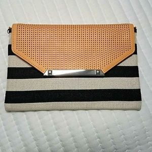 Skinny clutch